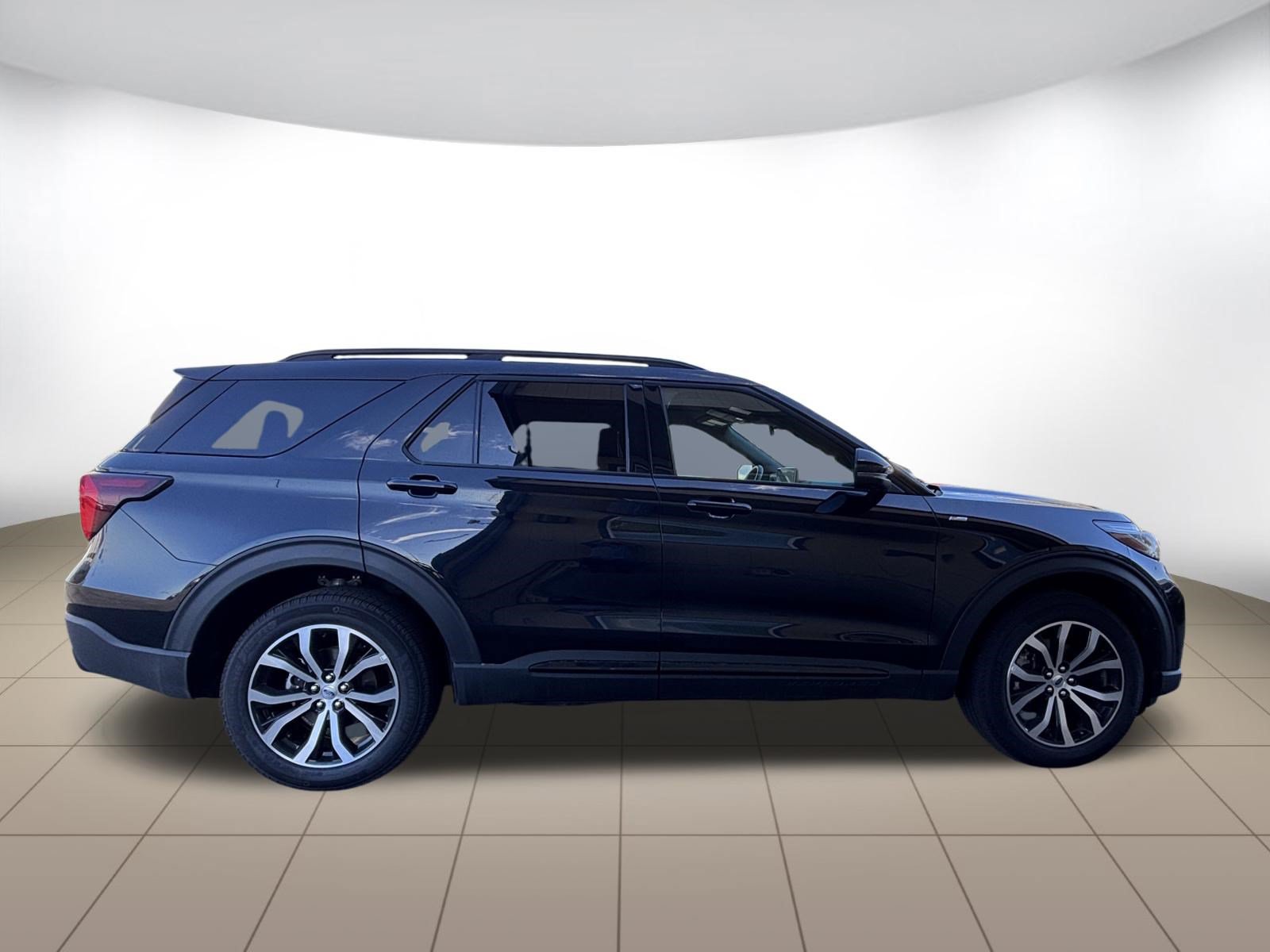 Used 2025 Ford Explorer ST-Line AWD/4WD image 8