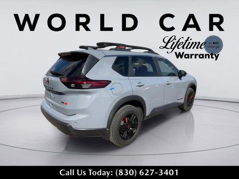 Used 2025 Nissan Rogue SV AWD/4WD image 7