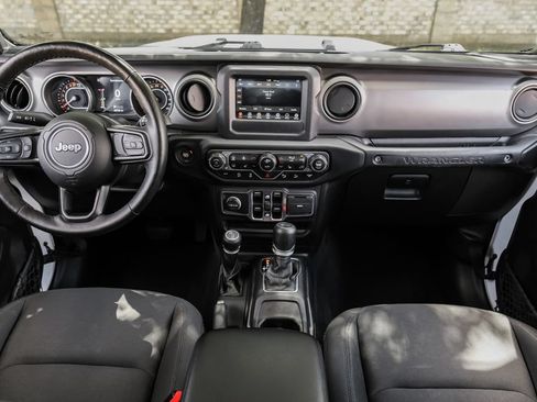 Used 2021 Jeep Wrangler Unlimited Sport AWD/4WD image 5