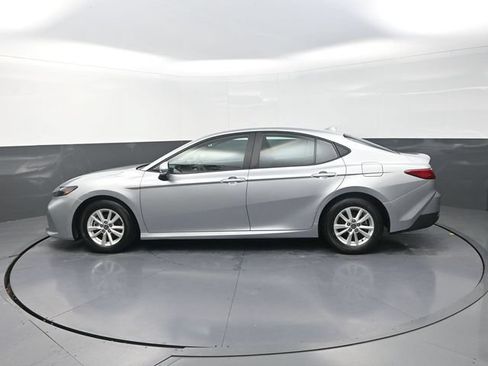 Used 2025 Toyota Camry LE FWD image 4