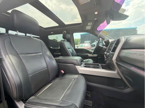 Used 2019 Ford F350 Lariat w/ Lariat Ultimate Package AWD/4WD image 4