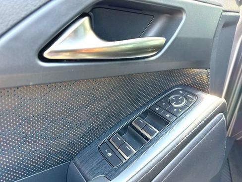 Used 2025 Lexus GX 550 w/ Accessory Package (2T) AWD/4WD image 24
