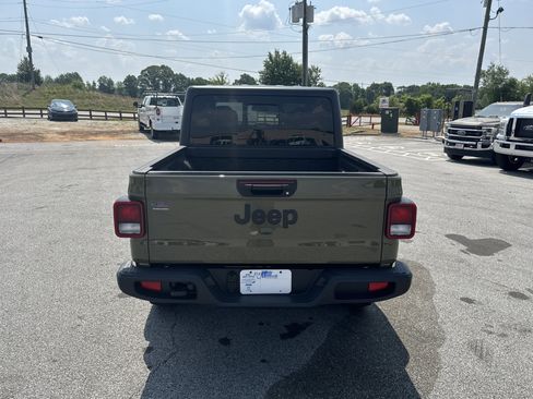 New 2025 Jeep Gladiator Sport AWD/4WD image 6