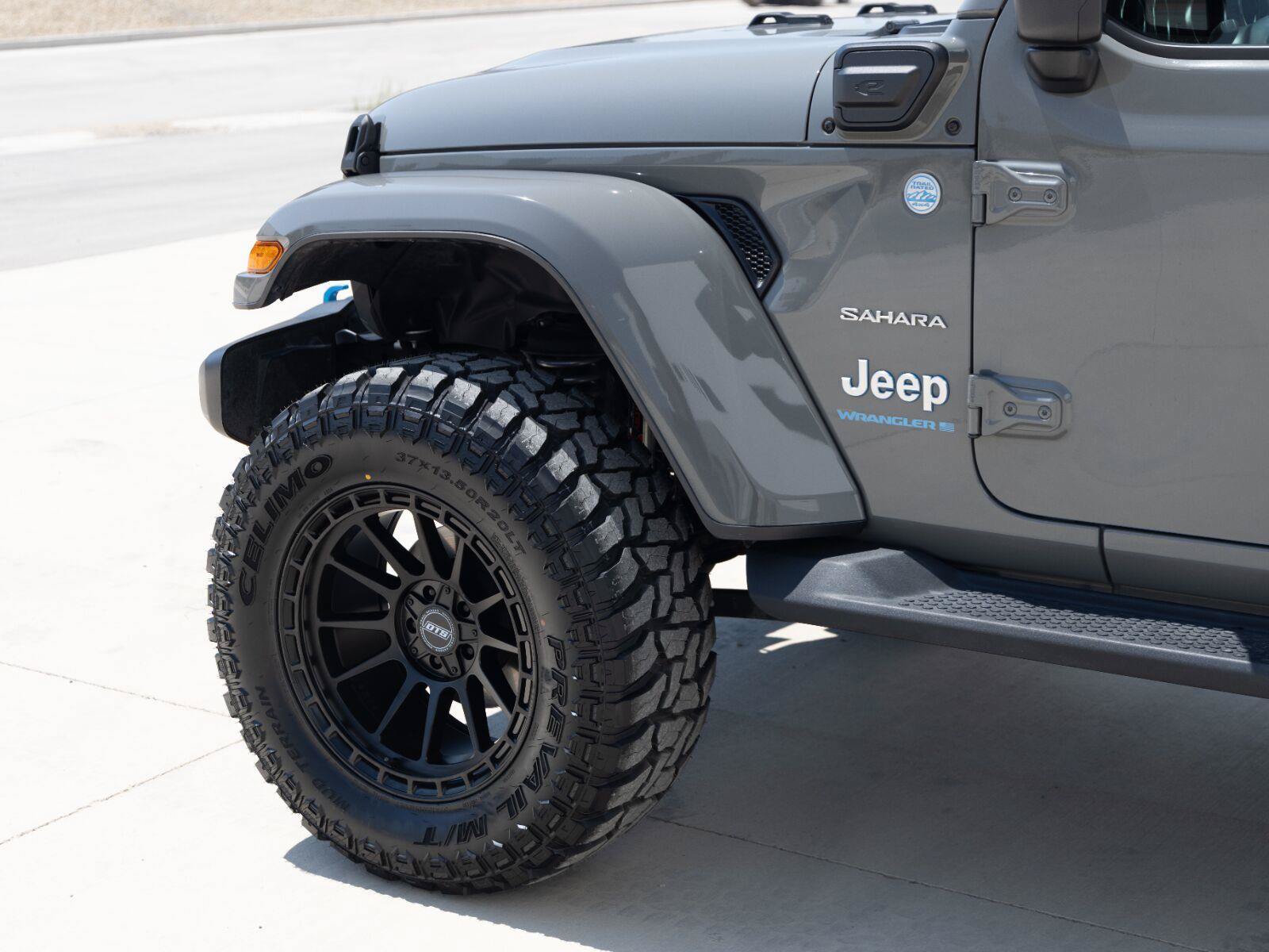 Used 2023 Jeep Wrangler Unlimited Sahara AWD/4WD image 16