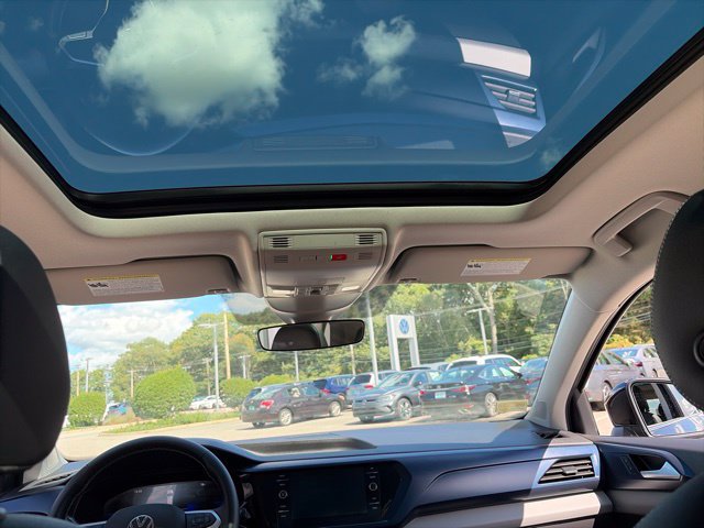 Certified 2023 Volkswagen Taos SE w/ Panoramic Sunroof Package AWD/4WD image 18