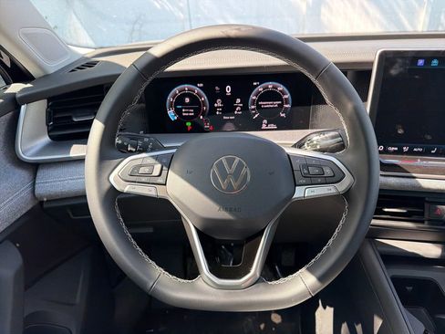 New 2026 Volkswagen Tiguan S FWD image 15