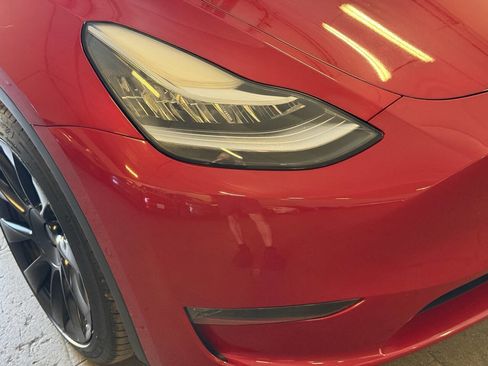 Used 2021 Tesla Model Y Long Range image 34