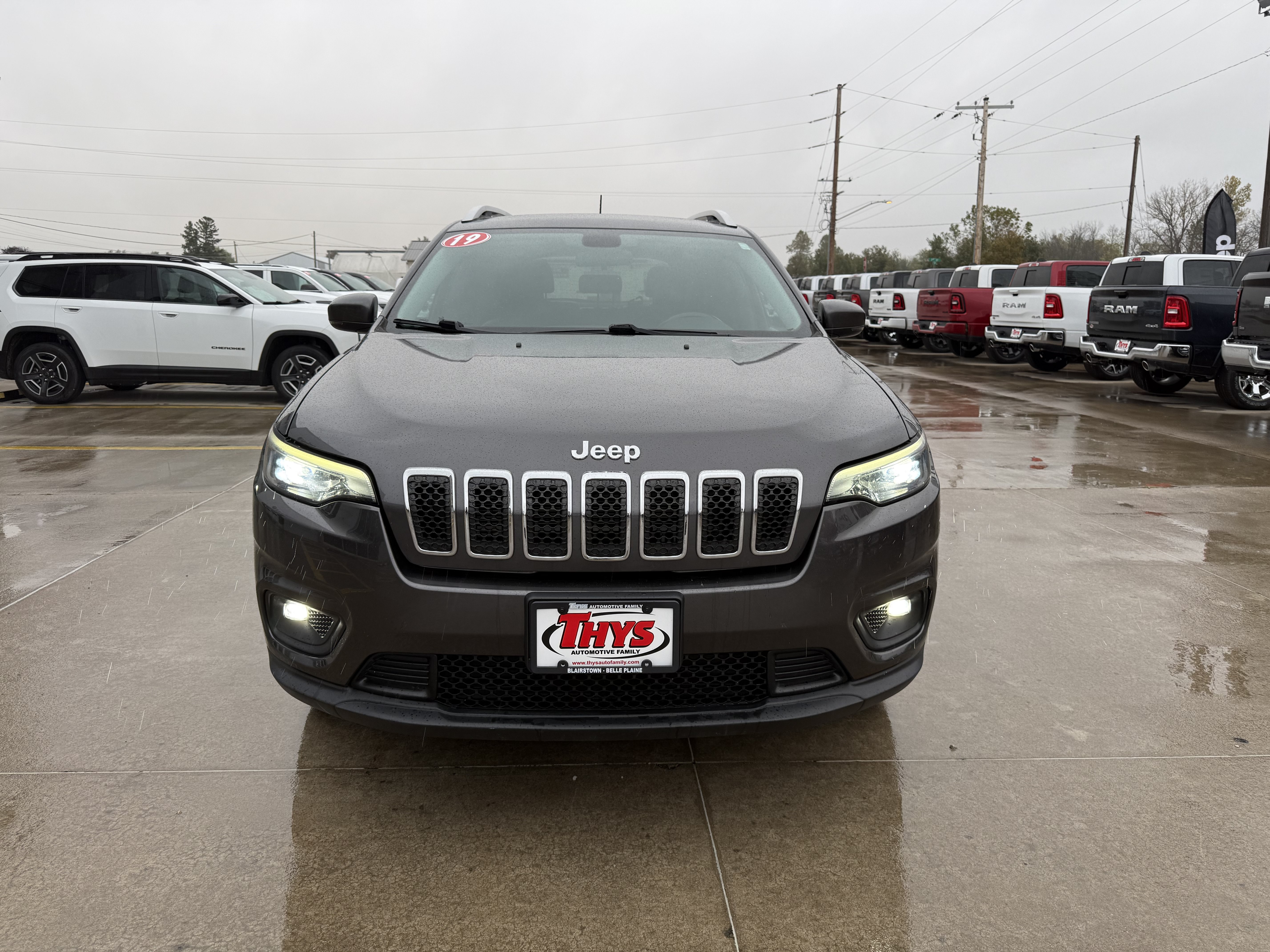 Used 2019 Jeep Cherokee Latitude Plus w/ Cold Weather Group AWD/4WD image 34