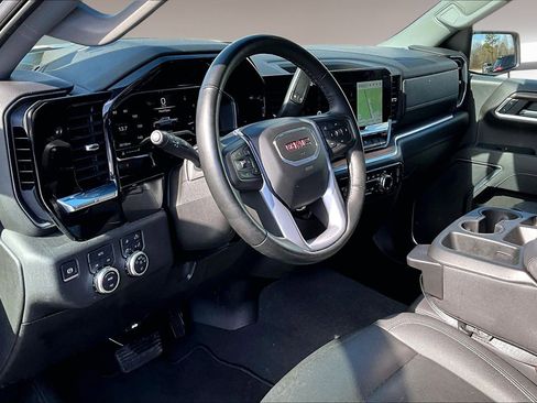 Used 2025 GMC Sierra 1500 SLT image 18
