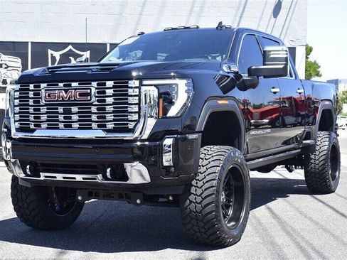 Used 2024 GMC Sierra 3500 Denali w/ Denali Reserve Package AWD/4WD image 1
