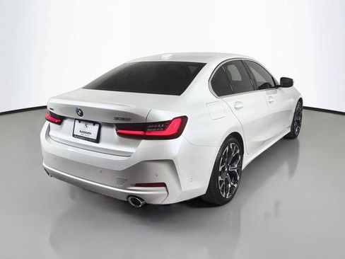 New 2026 BMW 330i xDrive Sedan w/ Convenience Package AWD/4WD image 5