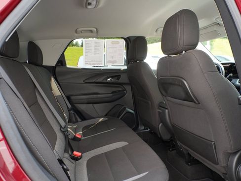 Used 2024 Chevrolet TrailBlazer LT w/ LT Cold Weather Package FWD image 29