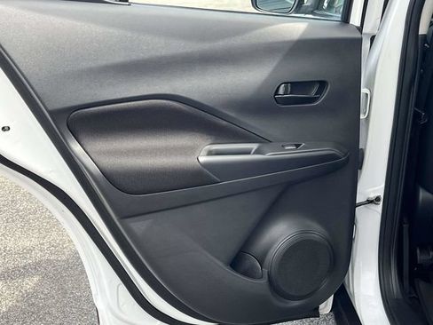 Used 2021 Nissan Kicks S FWD image 16