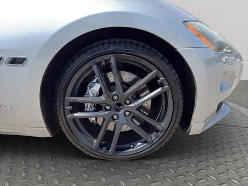 Used 2011 Maserati GranTurismo Convertible RWD image 30