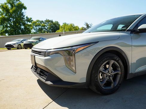 Used 2025 Kia K4 FWD image 17