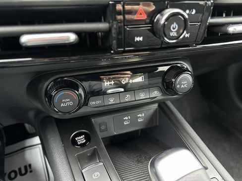 New 2026 Nissan Kicks SV FWD image 18