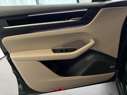 New 2026 Porsche Macan 4 Electric AWD/4WD image 15