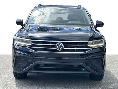 Used 2023 Volkswagen Tiguan SE w/ Panoramic Sunroof Package image 31