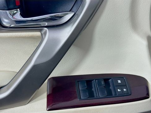 Used 2015 Lexus GX 460 w/ Premium Package image 22