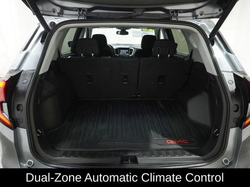 Used 2020 GMC Terrain SLE w/ Driver Convenience Package image 8