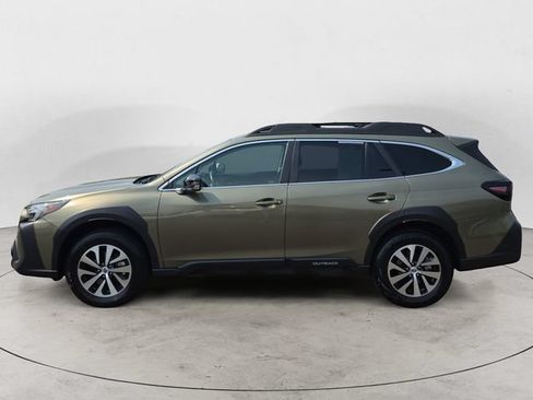 Certified 2025 Subaru Outback Premium AWD/4WD image 8
