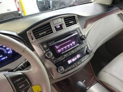 Used 2011 Toyota Avalon image 6