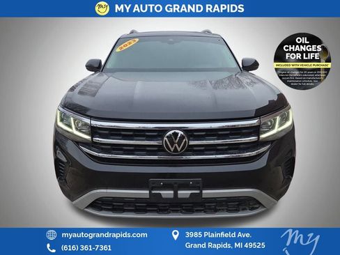 Used 2023 Volkswagen Atlas SEL image 2