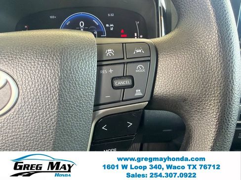 Used 2025 Toyota Camry LE FWD image 17
