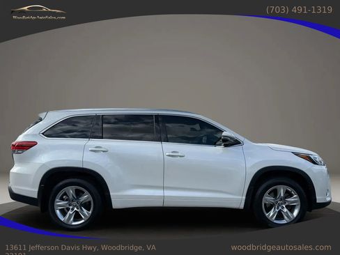 Used 2017 Toyota Highlander Limited image 2