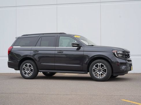 Used 2025 Ford Expedition Active AWD/4WD image 2