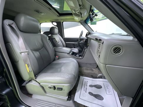 Used 2003 GMC Yukon Denali image 30