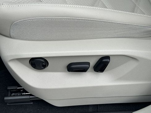 New 2026 Volkswagen Atlas SE image 12