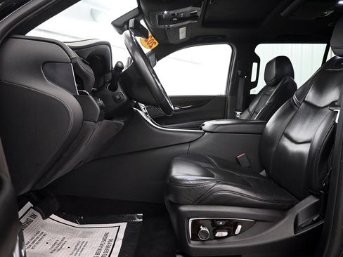 Used 2020 Cadillac Escalade ESV Platinum image 4