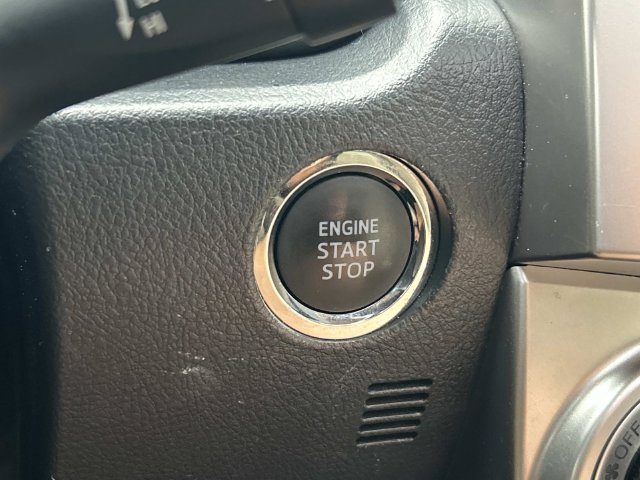 Used 2022 Toyota 4Runner SR5 Premium w/ Moonroof Package AWD/4WD image 32