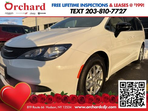 New 2026 Chrysler Voyager LX image 5