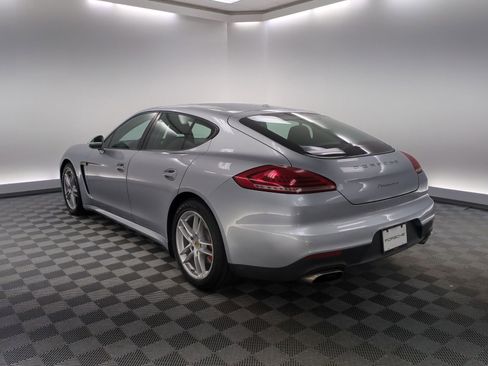 Used 2015 Porsche Panamera 4 image 3