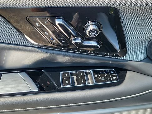 Certified 2025 Cadillac Optiq Luxury 2 w/ LPO, Floor Liner Package AWD/4WD image 15