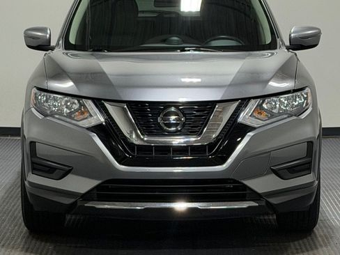 Used 2018 Nissan Rogue SV AWD/4WD image 3
