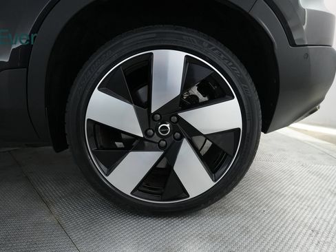 Used 2023 Volvo C40 P8 Recharge Ultimate AWD/4WD image 9