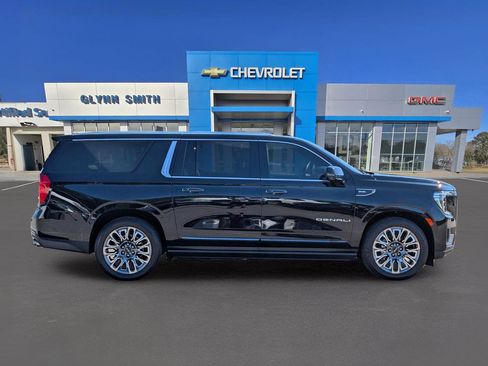 Used 2023 GMC Yukon XL Denali Ultimate image 7