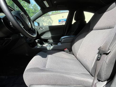Used 2018 Dodge Charger SXT w/ Blacktop Package RWD image 19