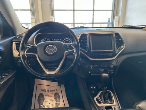 Used 2014 Jeep Cherokee Latitude AWD/4WD image 16