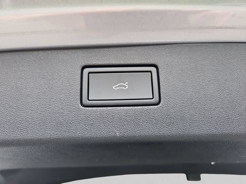 Certified 2026 Volkswagen Tiguan SE AWD/4WD image 21