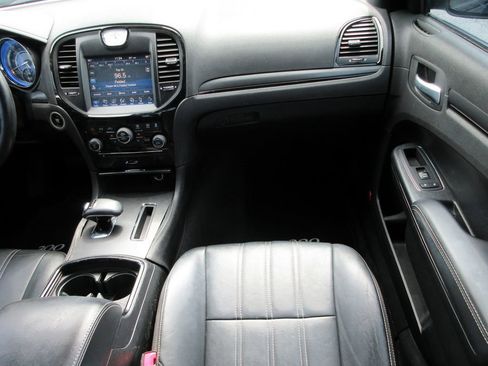 Used 2014 Chrysler 300 S AWD/4WD image 17