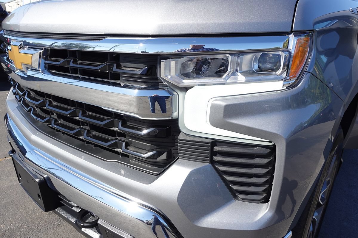 Used 2024 Chevrolet Silverado 1500 LT AWD/4WD image 60