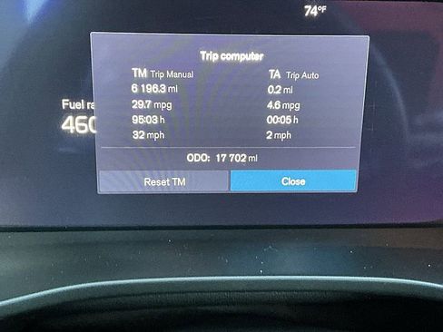 Certified 2025 Volvo XC40 B5 Plus image 31