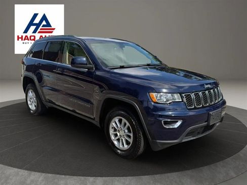 Used 2018 Jeep Grand Cherokee Laredo AWD/4WD image 3