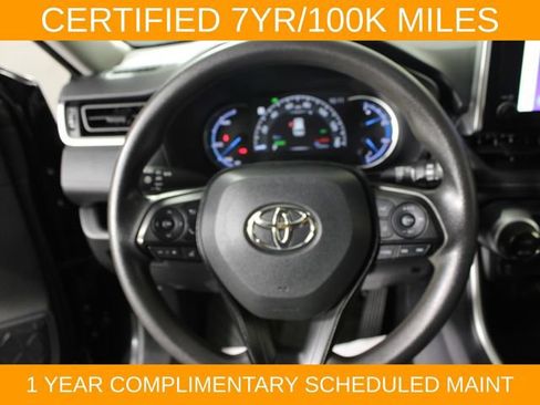 Used 2025 Toyota RAV4 XLE AWD/4WD image 19
