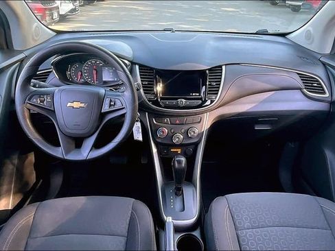 Used 2021 Chevrolet Trax LS w/ Tint and Cruise Package FWD image 15
