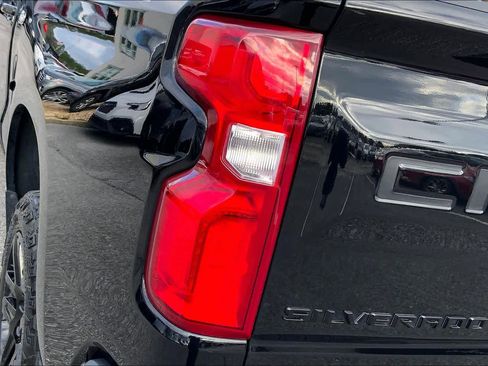 Used 2024 Chevrolet Silverado 1500 LT Trail Boss w/ LPO, Dark Essentials Package image 28